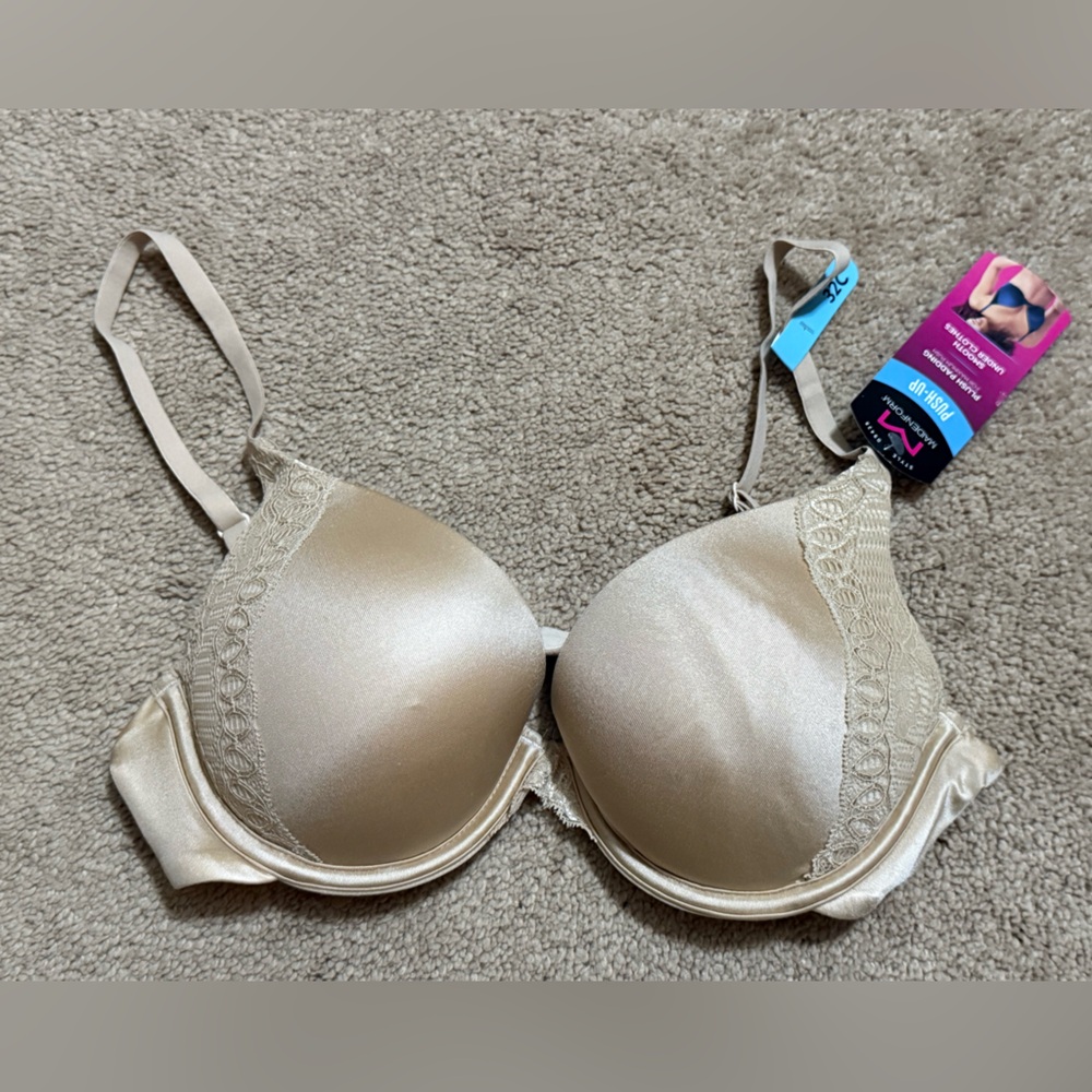 Maidenform Natural Boost Demi T-Shirt Underwire Push-Up Bra, Lace Trim. Size 32C